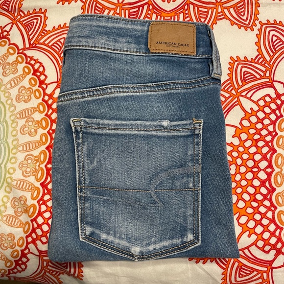American Eagle high waisted jeans 4R - Picture 3 of 3